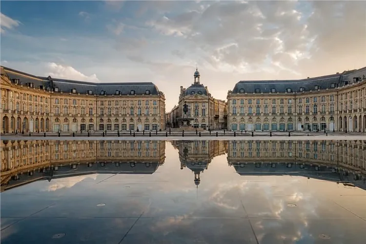 Vue d’illustration de Bordeaux